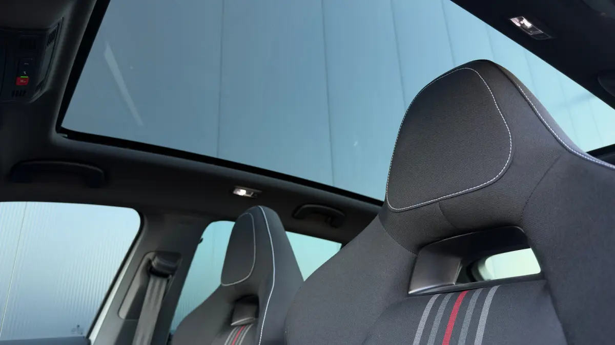 1.0 TSI Monte Carlo | Trekhaak | Stoelverwarming | Keyless | 18 inch |