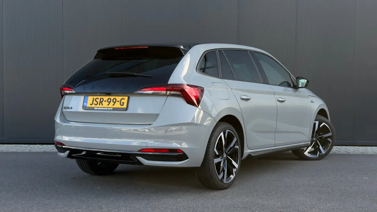 1.0 TSI Monte Carlo | Trekhaak | Stoelverwarming | Keyless | 18 inch |