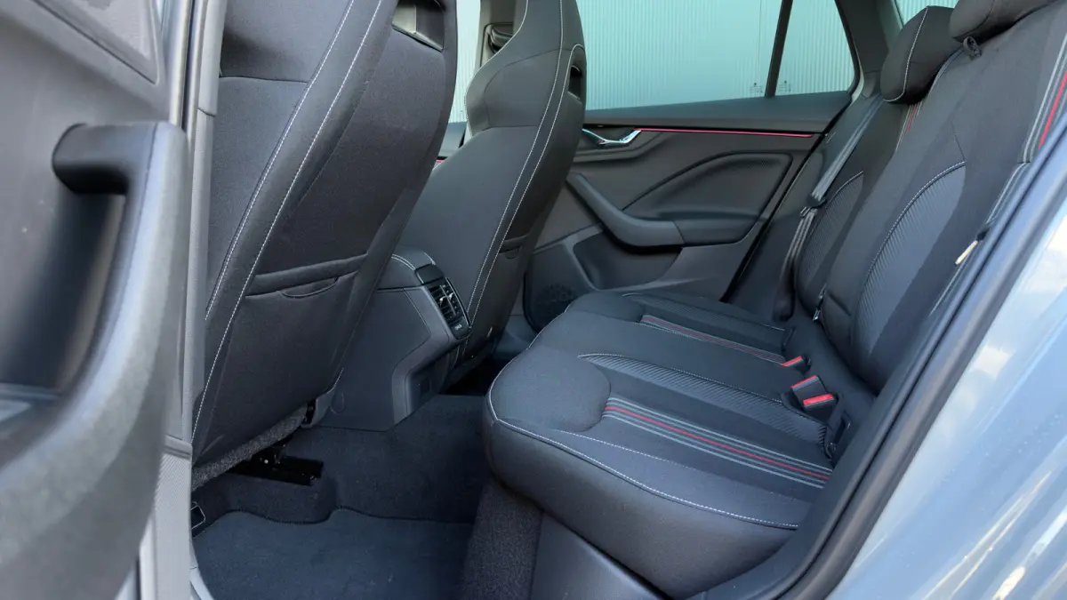 1.0 TSI Monte Carlo | Trekhaak | Stoelverwarming | Keyless | 18 inch |