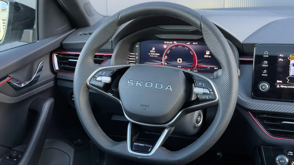 1.0 TSI Monte Carlo | Trekhaak | Stoelverwarming | Keyless | 18 inch |