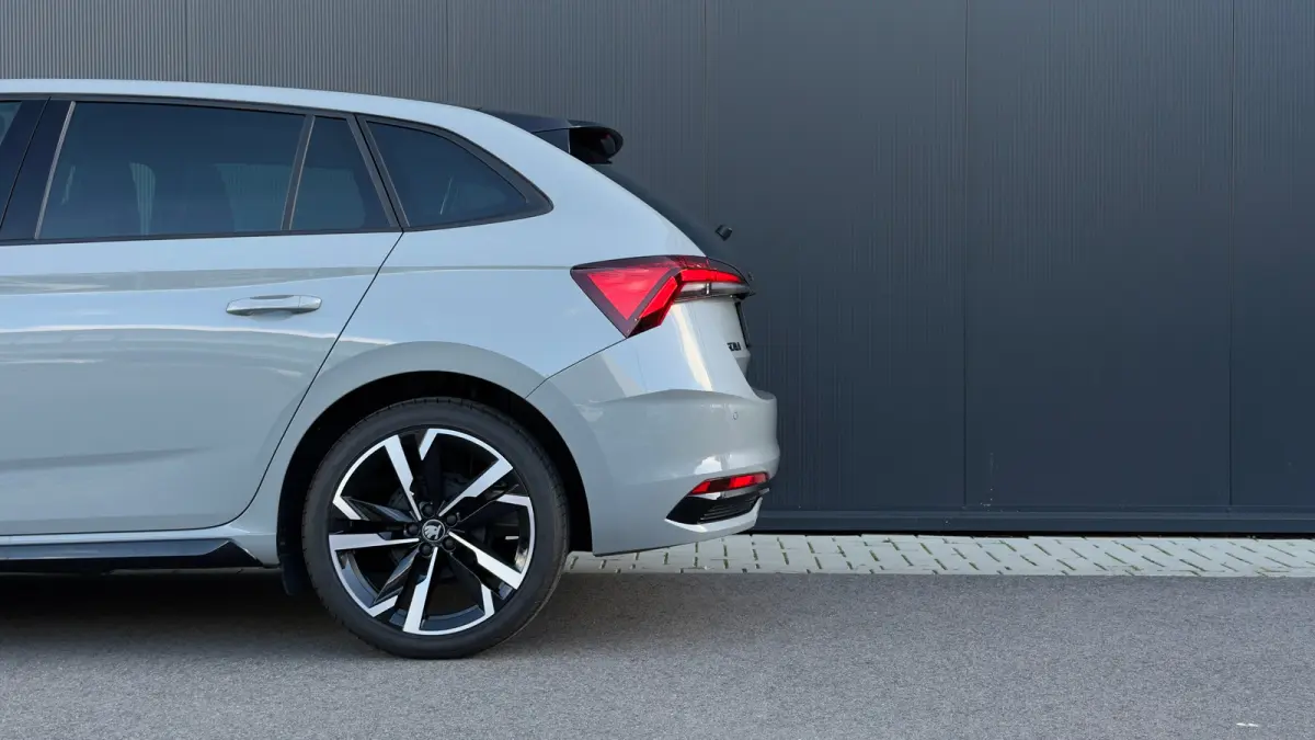 1.0 TSI Monte Carlo | Trekhaak | Stoelverwarming | Keyless | 18 inch |