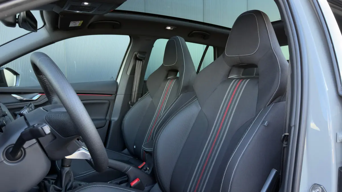 1.0 TSI Monte Carlo | Trekhaak | Stoelverwarming | Keyless | 18 inch |