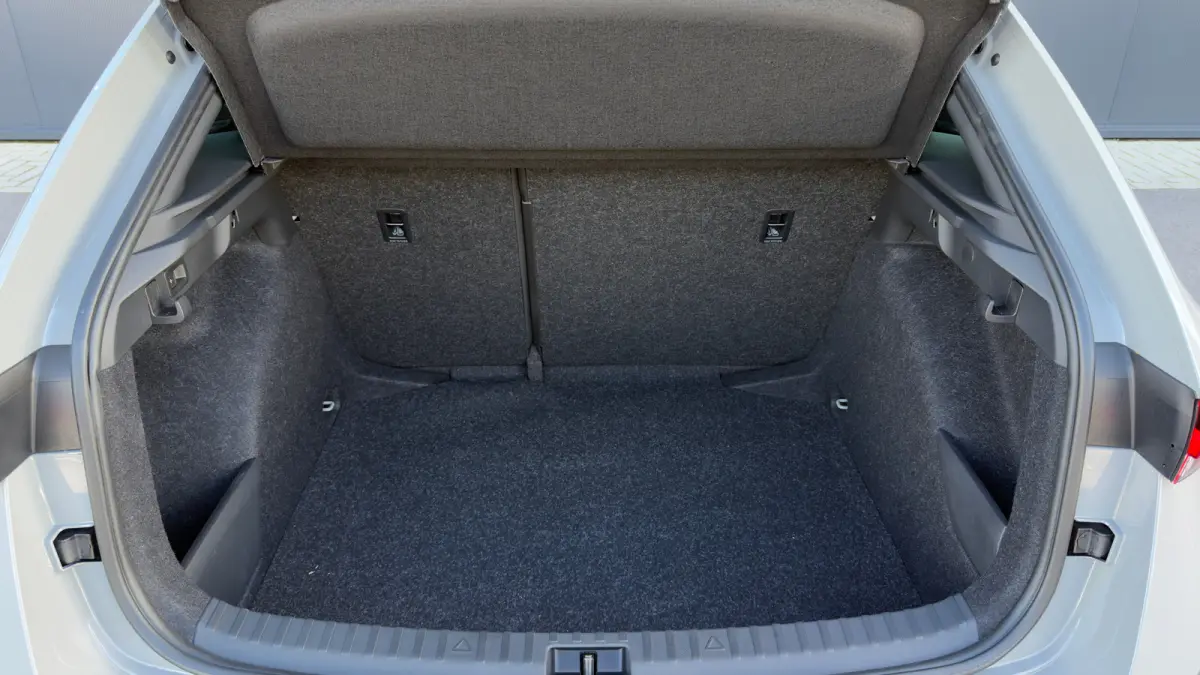 1.0 TSI Monte Carlo | Trekhaak | Stoelverwarming | Keyless | 18 inch |