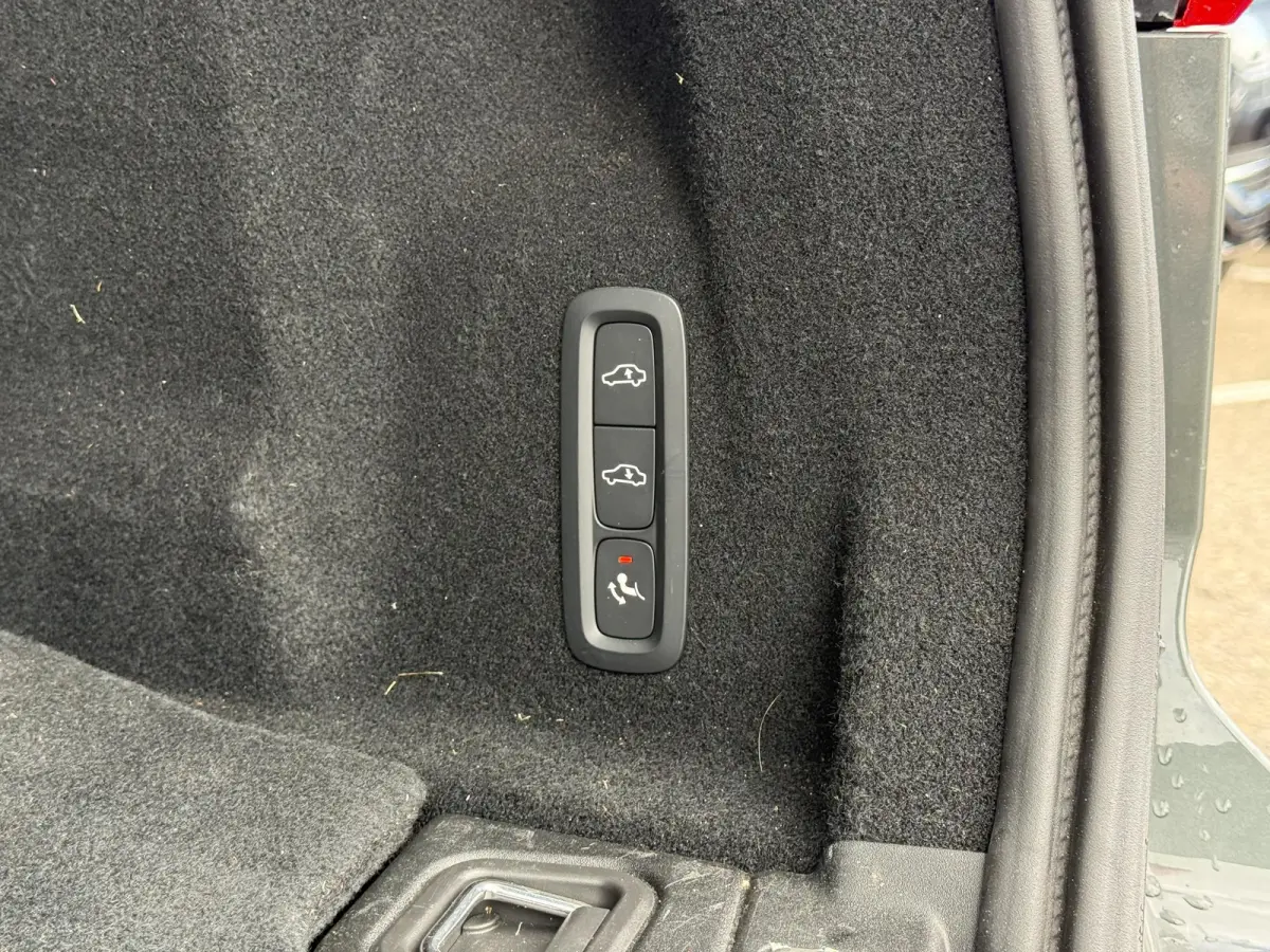 T6 Plug-in hybrid AWD Ultra Dark | Panodak | Trekhaak |