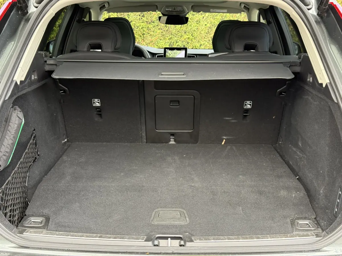 T6 Plug-in hybrid AWD Ultra Dark | Panodak | Trekhaak |