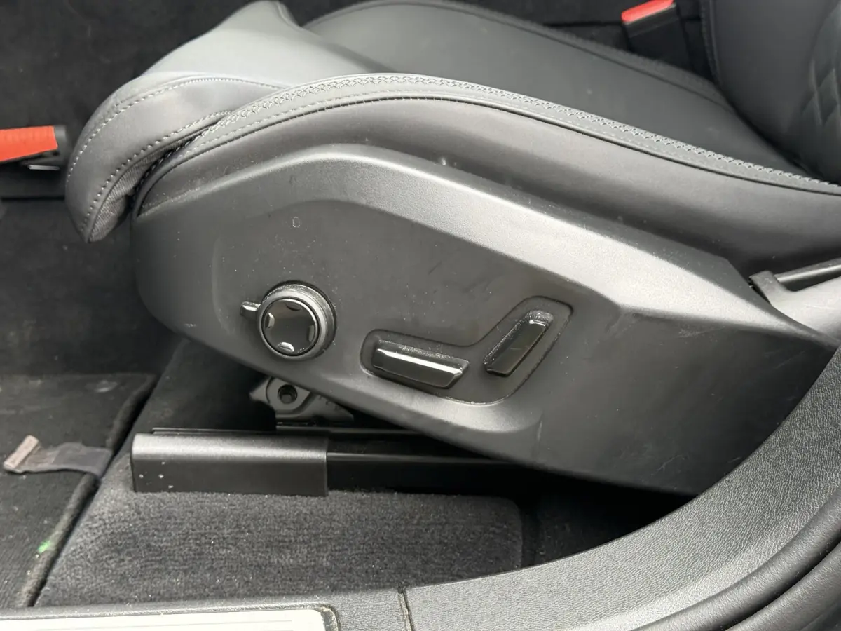 T6 Plug-in hybrid AWD Ultra Dark | Panodak | Trekhaak |