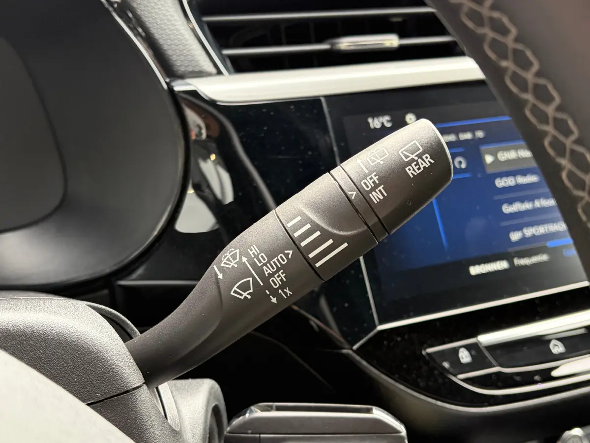 1.2 Turbo Hybrid 110 PK GS | DODEHOEK DETECTIE| CAMERA + PARKEERSENSOREN| APPLE CARPLAY/ANDROID AUTO| LED| DAB| SPORTSTOELEN| 16"LM-VELGEN| EERSTE EIGENAAR|