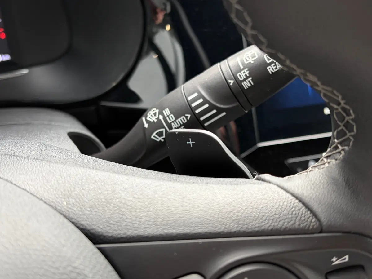1.2 Turbo Hybrid 110 PK GS | DODEHOEK DETECTIE| CAMERA + PARKEERSENSOREN| APPLE CARPLAY/ANDROID AUTO| LED| DAB| SPORTSTOELEN| 16"LM-VELGEN| EERSTE EIGENAAR|