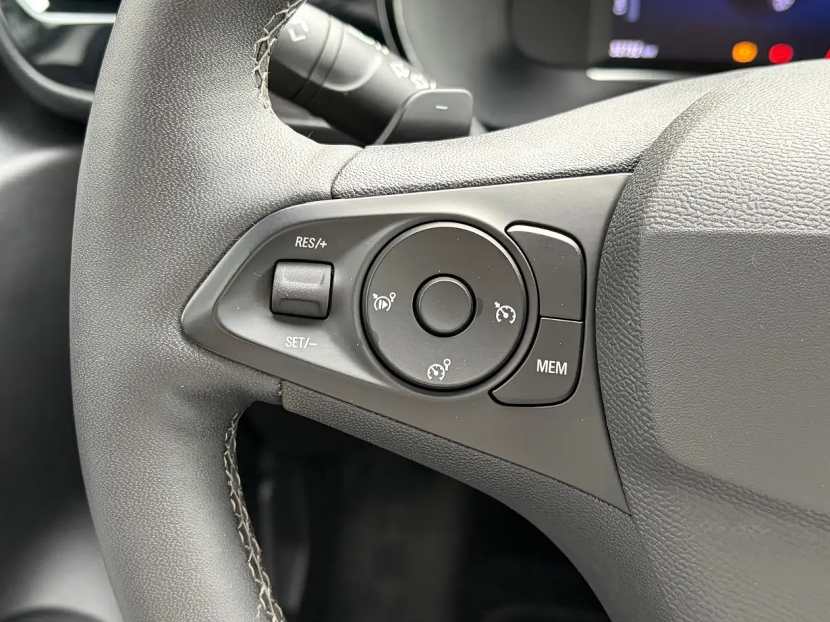 1.2 Turbo Hybrid 110 PK GS | DODEHOEK DETECTIE| CAMERA + PARKEERSENSOREN| APPLE CARPLAY/ANDROID AUTO| LED| DAB| SPORTSTOELEN| 16"LM-VELGEN| EERSTE EIGENAAR|