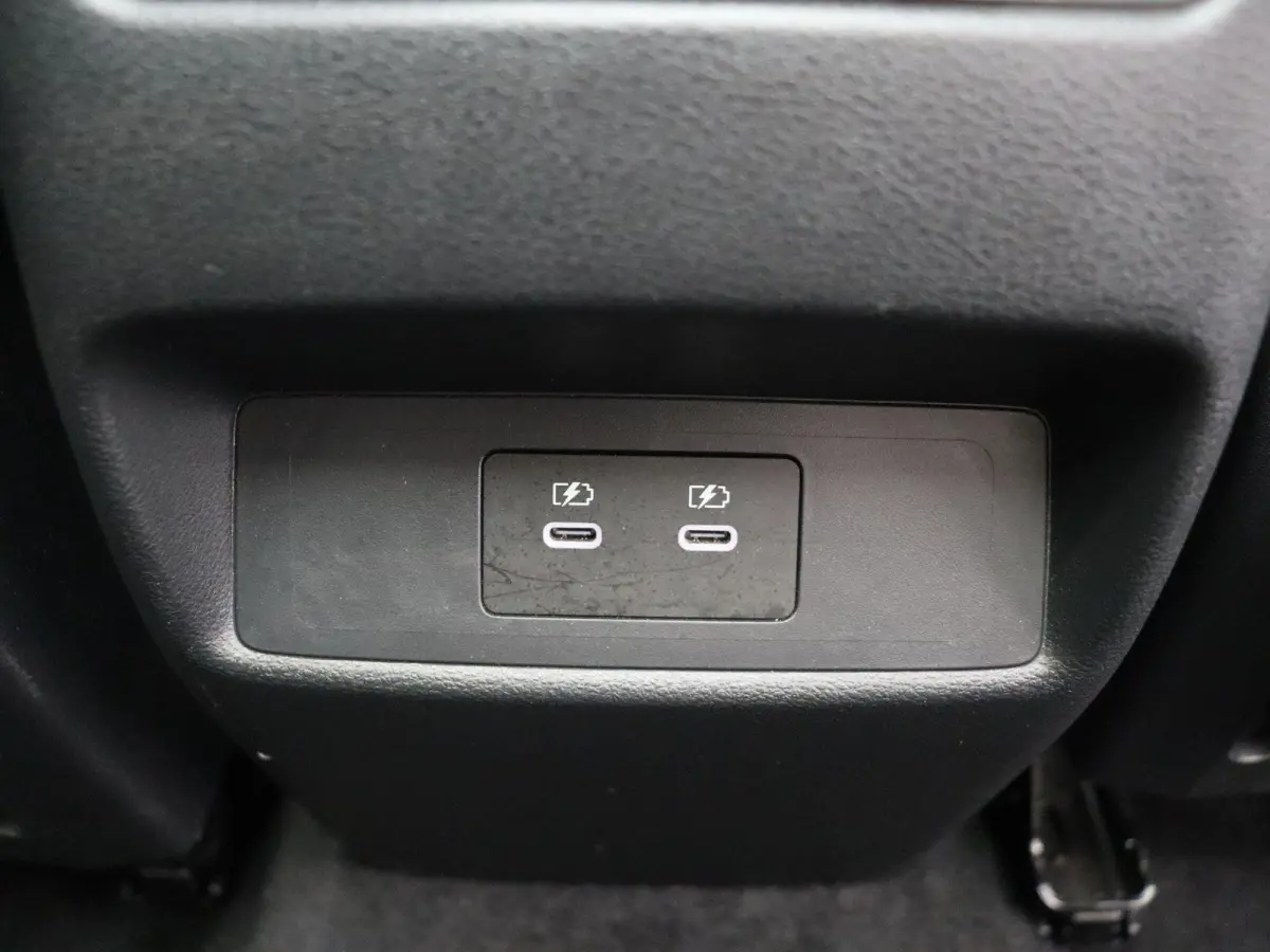 1.5 e-Power N-Connecta | Rondomzicht camera | Dodehoek detectie | Climate control | Stoel, stuur en voorruitverwarming | Panoramadak | Google maps |