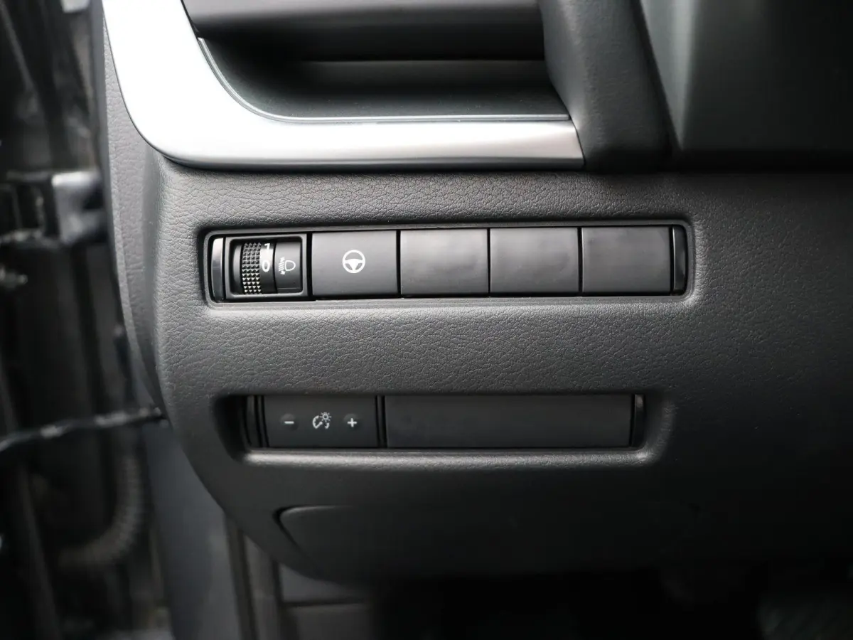 1.5 e-Power N-Connecta | Rondomzicht camera | Dodehoek detectie | Climate control | Stoel, stuur en voorruitverwarming | Panoramadak | Google maps |
