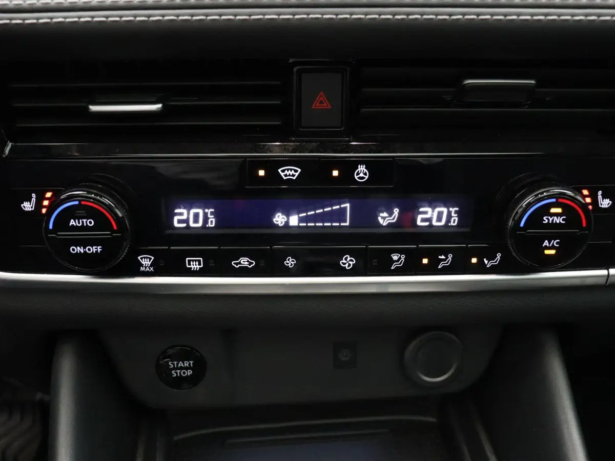 1.5 e-Power N-Connecta | Rondomzicht camera | Dodehoek detectie | Climate control | Stoel, stuur en voorruitverwarming | Panoramadak | Google maps |