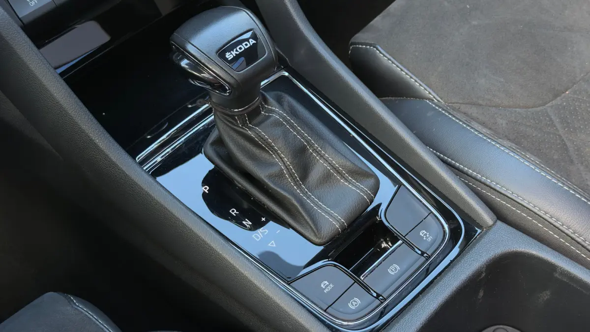 150pk 1.5 TSI Sportline Business | Panoramadak | Trekhaak | Adaptive Cruise | Keyless | Alcantara Stoelbekleding | 20" |