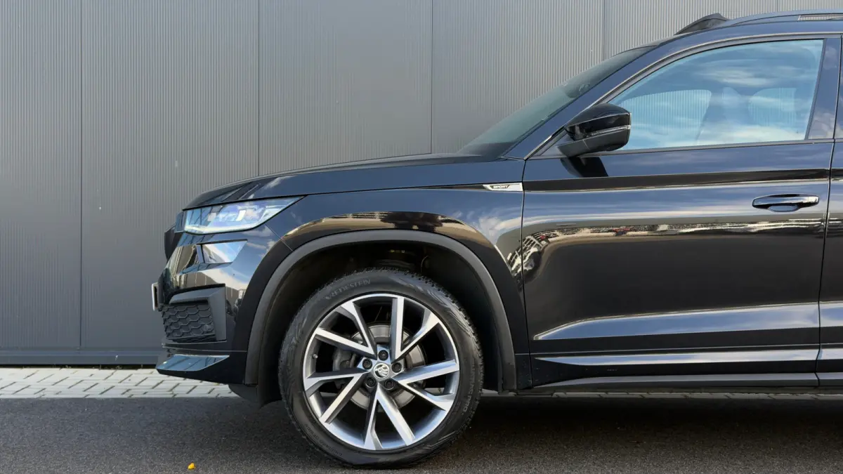 150pk 1.5 TSI Sportline Business | Panoramadak | Trekhaak | Adaptive Cruise | Keyless | Alcantara Stoelbekleding | 20" |