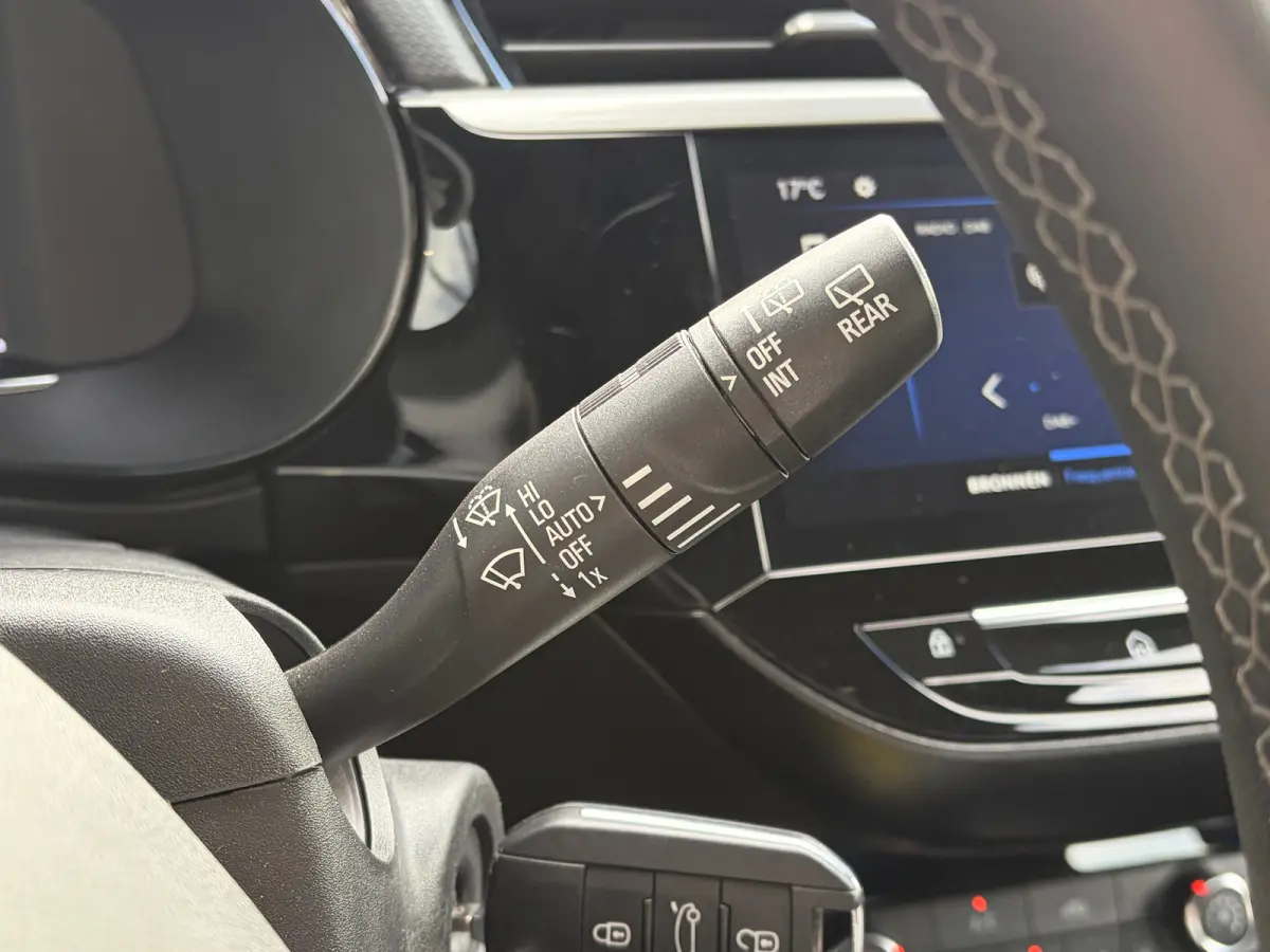 1.2 Turbo Hybrid 110 PK GS | DODEHOEK DETECTIE| CAMERA + PARKEERSENSOREN| APPLE CARPLAY/ANDROID AUTO| LED| DAB| SPORTSTOELEN| 16"LM-VELGEN| EERSTE EIGENAAR|