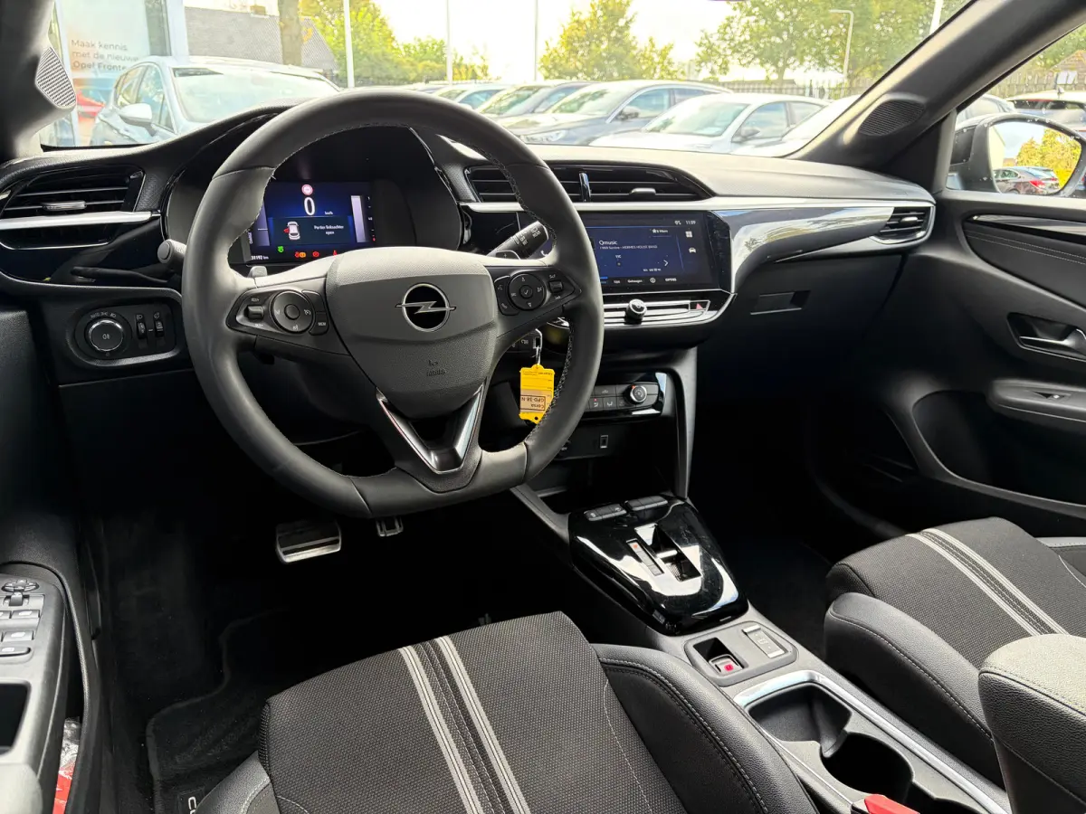 1.2 Turbo Hybrid 110 PK GS | DODEHOEK DETECTIE| CAMERA + PARKEERSENSOREN| APPLE CARPLAY/ANDROID AUTO| LED| DAB| SPORTSTOELEN| 16"LM-VELGEN| EERSTE EIGENAAR|