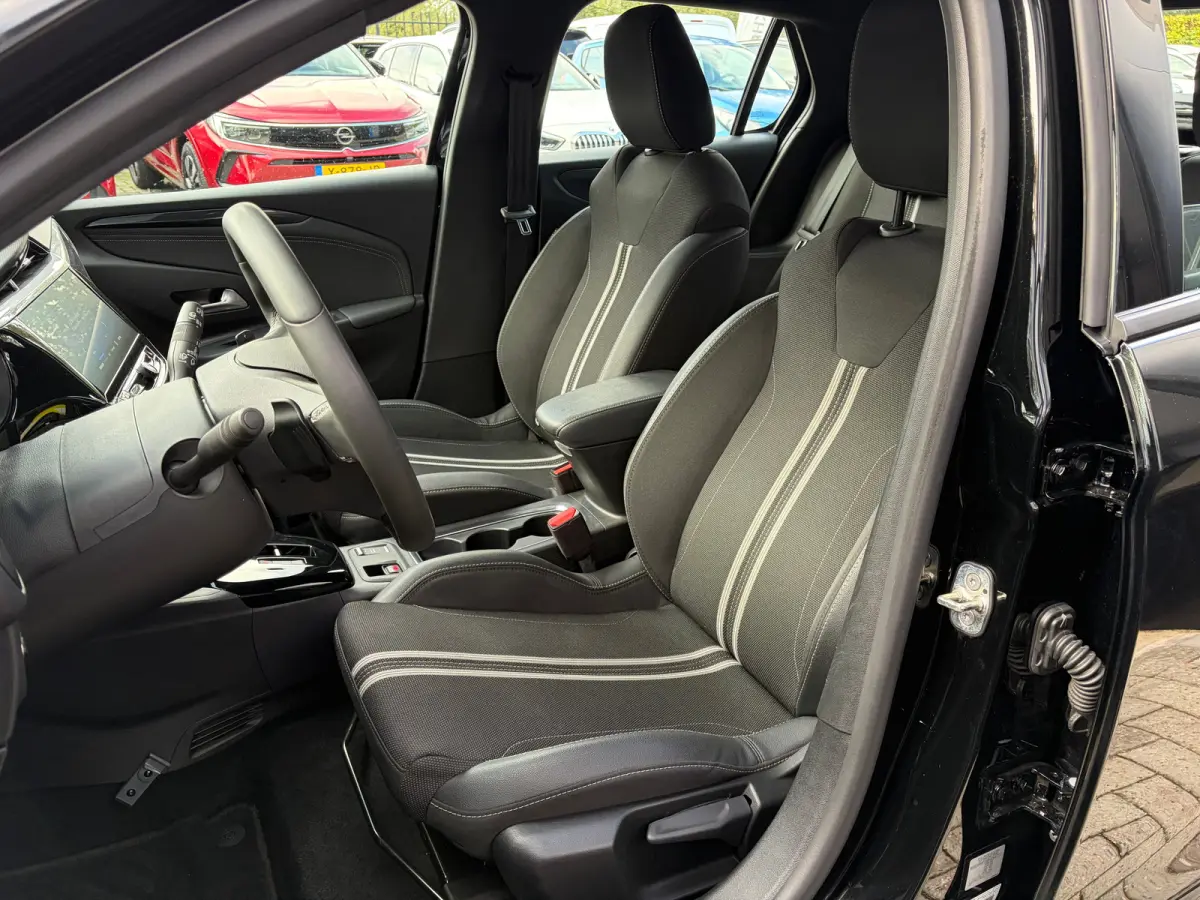 1.2 Turbo Hybrid 110 PK GS | DODEHOEK DETECTIE| CAMERA + PARKEERSENSOREN| APPLE CARPLAY/ANDROID AUTO| LED| DAB| SPORTSTOELEN| 16"LM-VELGEN| EERSTE EIGENAAR|