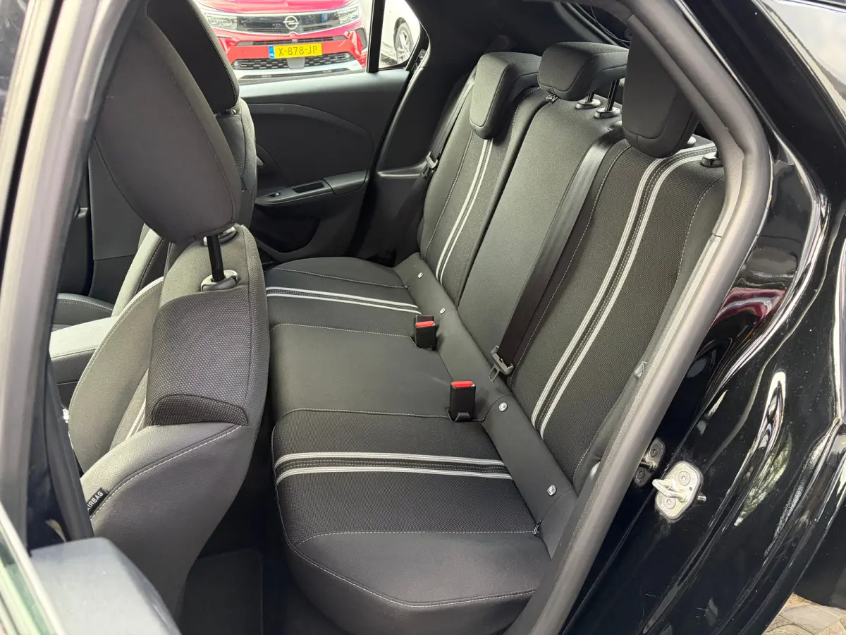 1.2 Turbo Hybrid 110 PK GS | DODEHOEK DETECTIE| CAMERA + PARKEERSENSOREN| APPLE CARPLAY/ANDROID AUTO| LED| DAB| SPORTSTOELEN| 16"LM-VELGEN| EERSTE EIGENAAR|