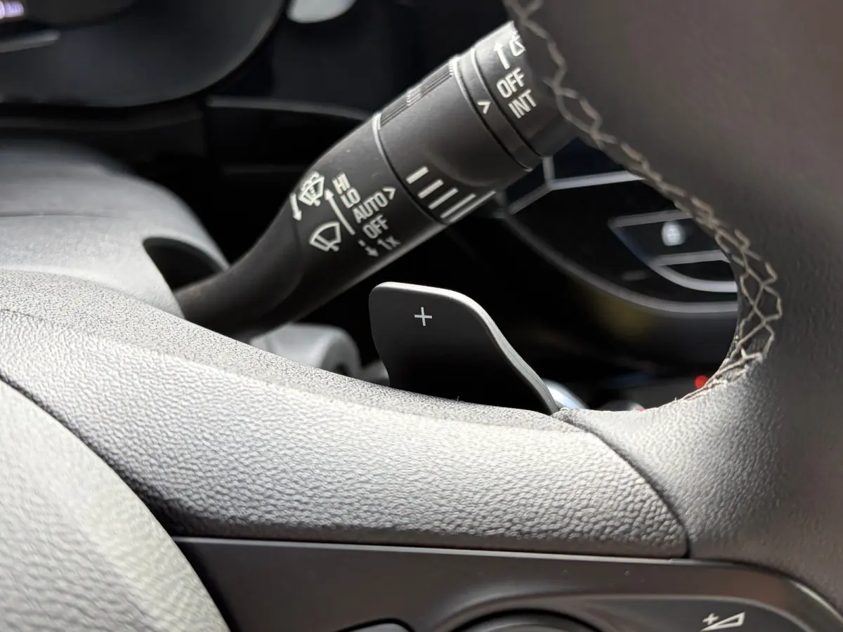 1.2 Turbo Hybrid 110 PK GS | DODEHOEK DETECTIE| CAMERA + PARKEERSENSOREN| APPLE CARPLAY/ANDROID AUTO| LED| DAB| SPORTSTOELEN| 16"LM-VELGEN| EERSTE EIGENAAR|