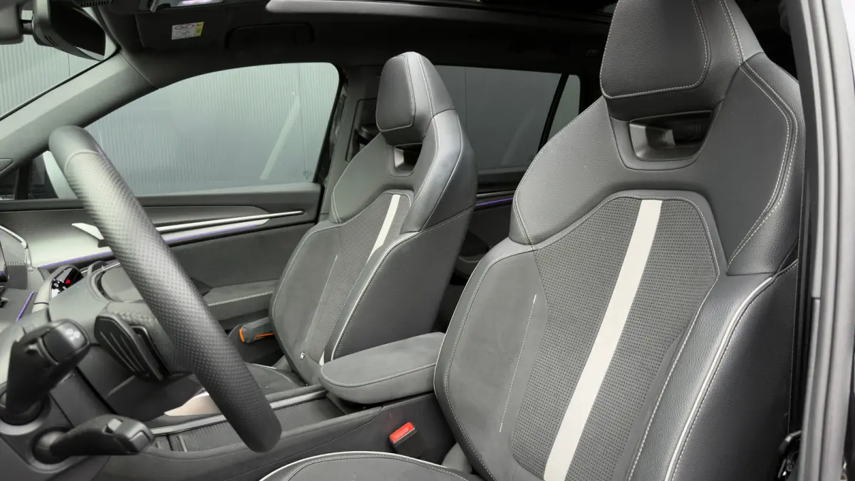 204pk 1.5 TSI PHEV Sportline Business | SOH: 100% | Panoramadak | Trekhaak | Adaptive Cruise | 360 Camera | 19" |