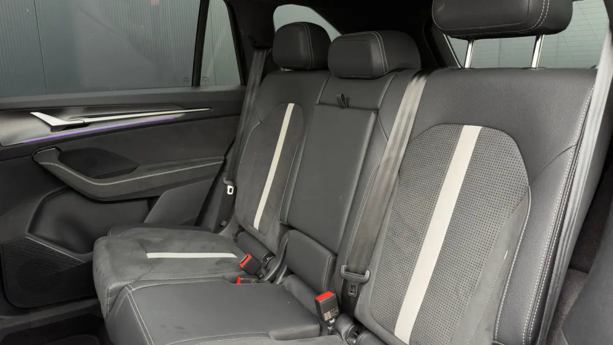 204pk 1.5 TSI PHEV Sportline Business | SOH: 100% | Panoramadak | Trekhaak | Adaptive Cruise | 360 Camera | 19" |