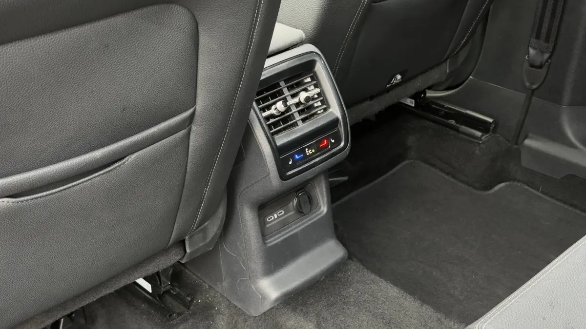 204pk 1.5 TSI PHEV Sportline Business | SOH: 100% | Panoramadak | Trekhaak | Adaptive Cruise | 360 Camera | 19" |