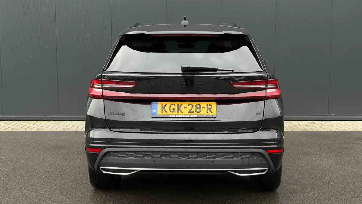 204pk 1.5 TSI PHEV Sportline Business | SOH: 100% | Panoramadak | Trekhaak | Adaptive Cruise | 360 Camera | 19" |