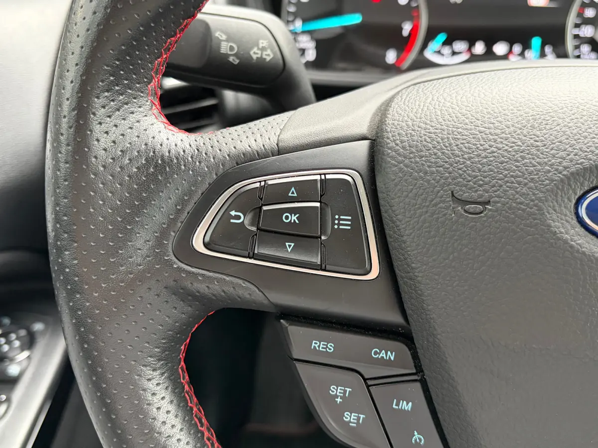 1.0 125 PK ST-Line X | STUUR, STOEL EN VOORRUITVERWARMING| B&O SOUND| HALF LEDER/HALF ALCANTARA BEKLEDING| KEYLESS ENTRY & START| FULL LED| NAVIGATIE| APPLE CARPLAY/ANDROID AUTO| CAMERA + PA