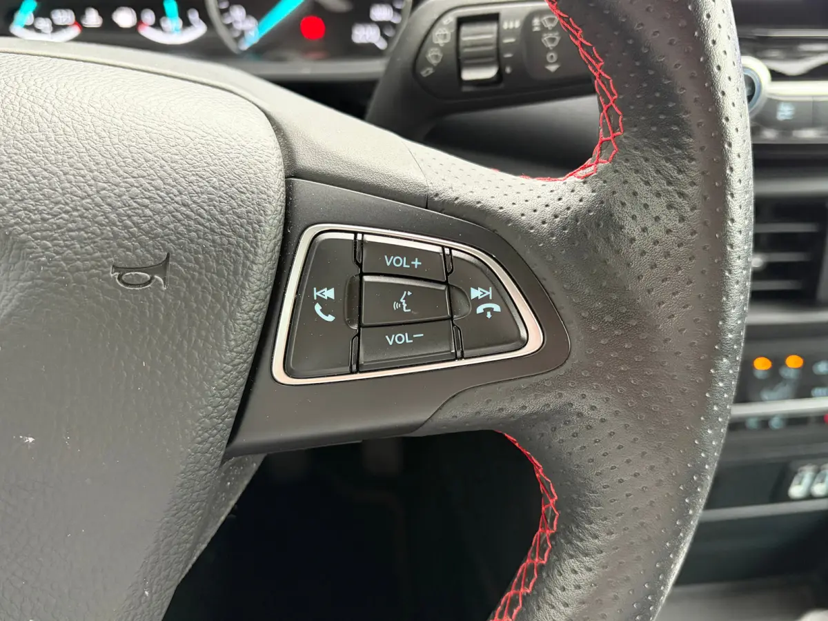 1.0 125 PK ST-Line X | STUUR, STOEL EN VOORRUITVERWARMING| B&O SOUND| HALF LEDER/HALF ALCANTARA BEKLEDING| KEYLESS ENTRY & START| FULL LED| NAVIGATIE| APPLE CARPLAY/ANDROID AUTO| CAMERA + PA