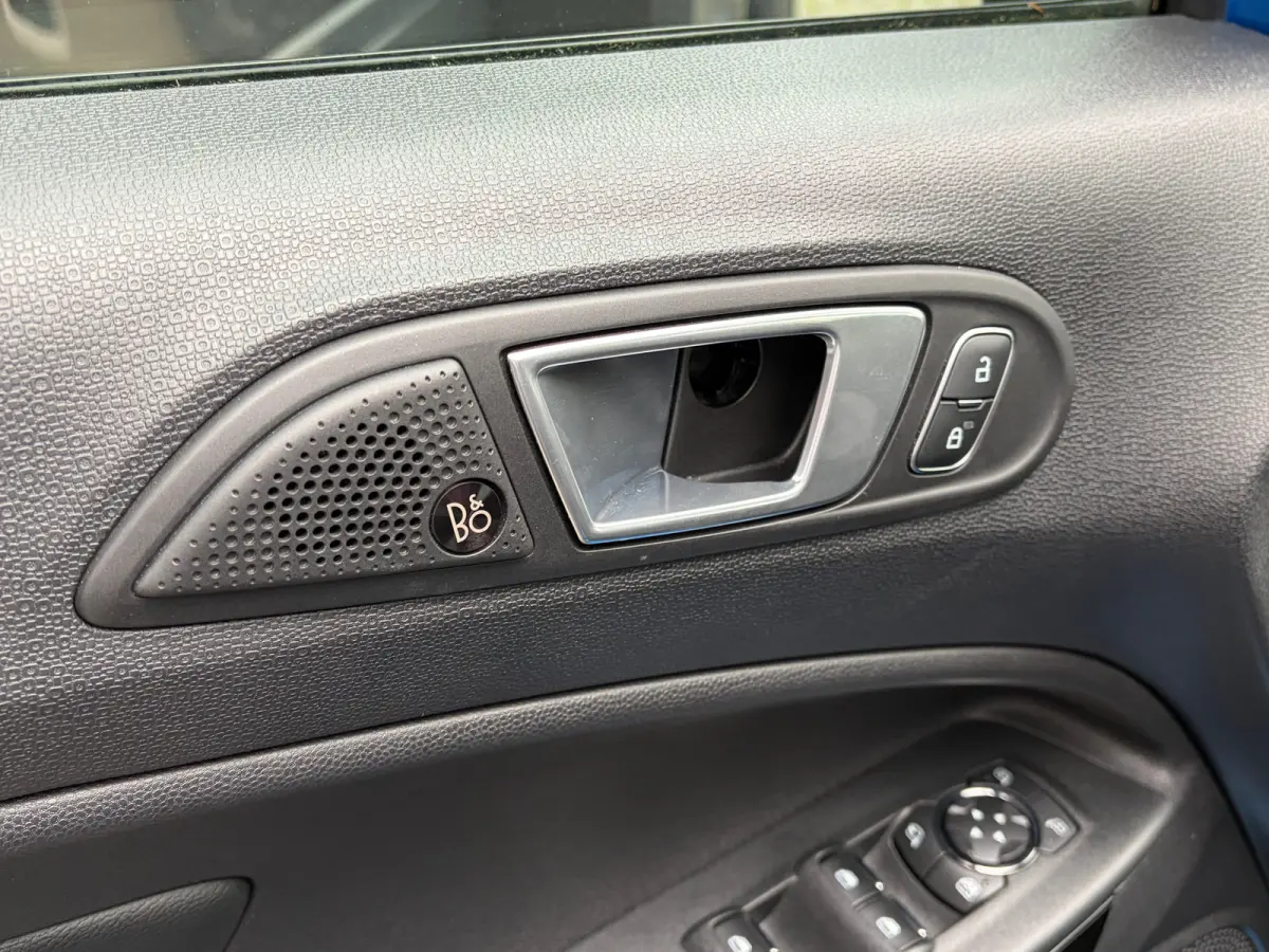 1.0 125 PK ST-Line X | STUUR, STOEL EN VOORRUITVERWARMING| B&O SOUND| HALF LEDER/HALF ALCANTARA BEKLEDING| KEYLESS ENTRY & START| FULL LED| NAVIGATIE| APPLE CARPLAY/ANDROID AUTO| CAMERA + PA