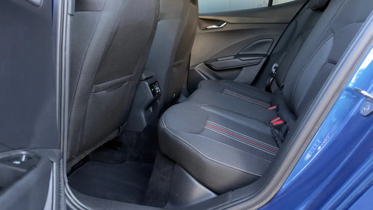 95pk 1.0 TSI Monte Carlo | Achteruitrijcamera | Cruise Control | Airco | Carplay | Verwamde Voorstoelen | 16" |