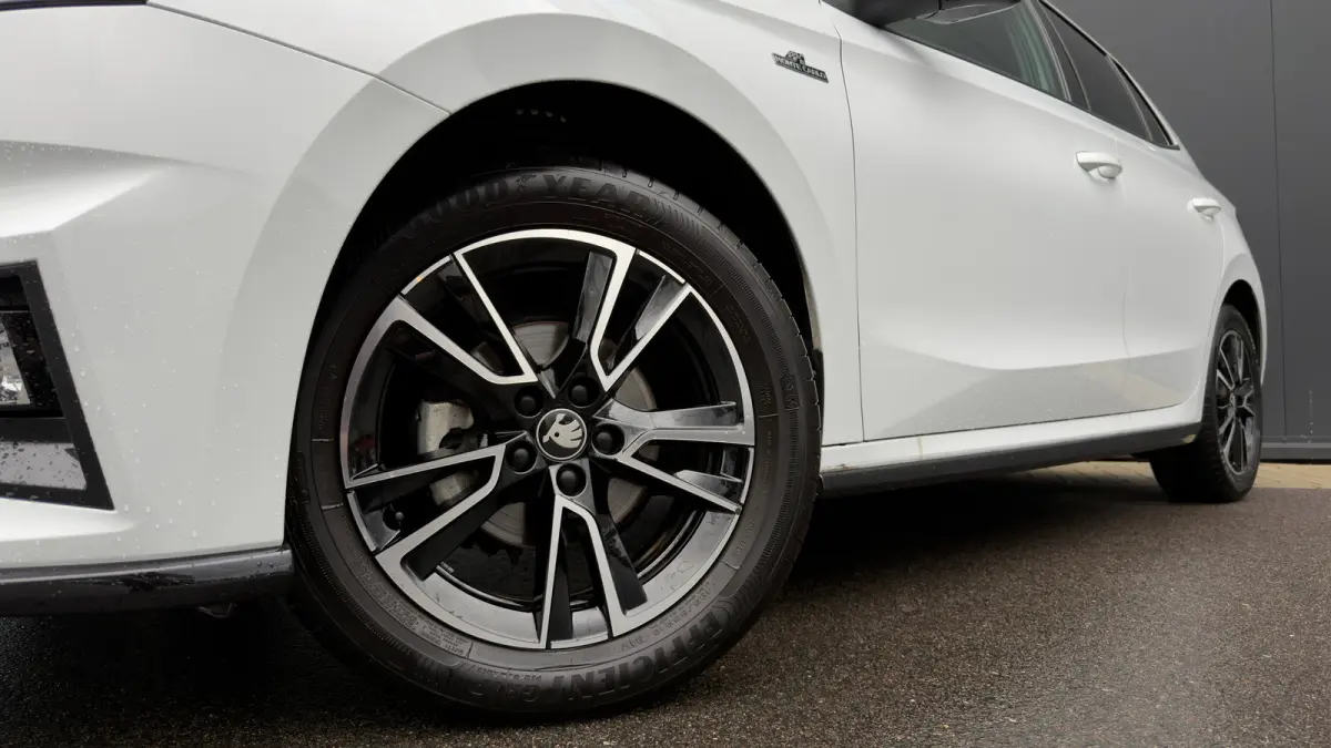 95pk 1.0 TSI Monte Carlo | Achteruitrijcamera | Cruise Control | Airco | Carplay | Verwamde Voorstoelen | 16" |