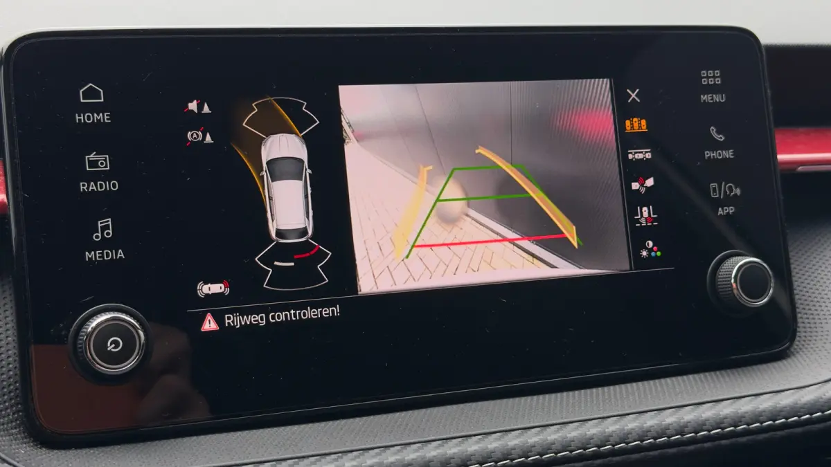 95pk 1.0 TSI Monte Carlo | Achteruitrijcamera | Cruise Control | Airco | Carplay | Verwamde Voorstoelen | 16" |