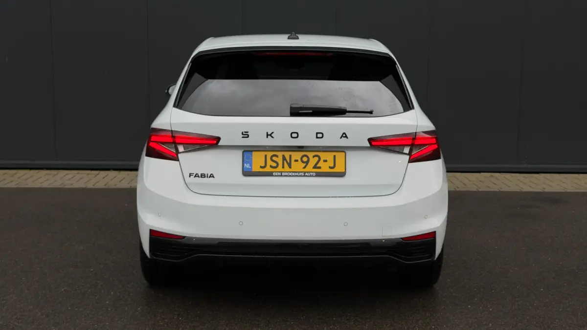 95pk 1.0 TSI Monte Carlo | Achteruitrijcamera | Cruise Control | Airco | Carplay | Verwamde Voorstoelen | 16" |