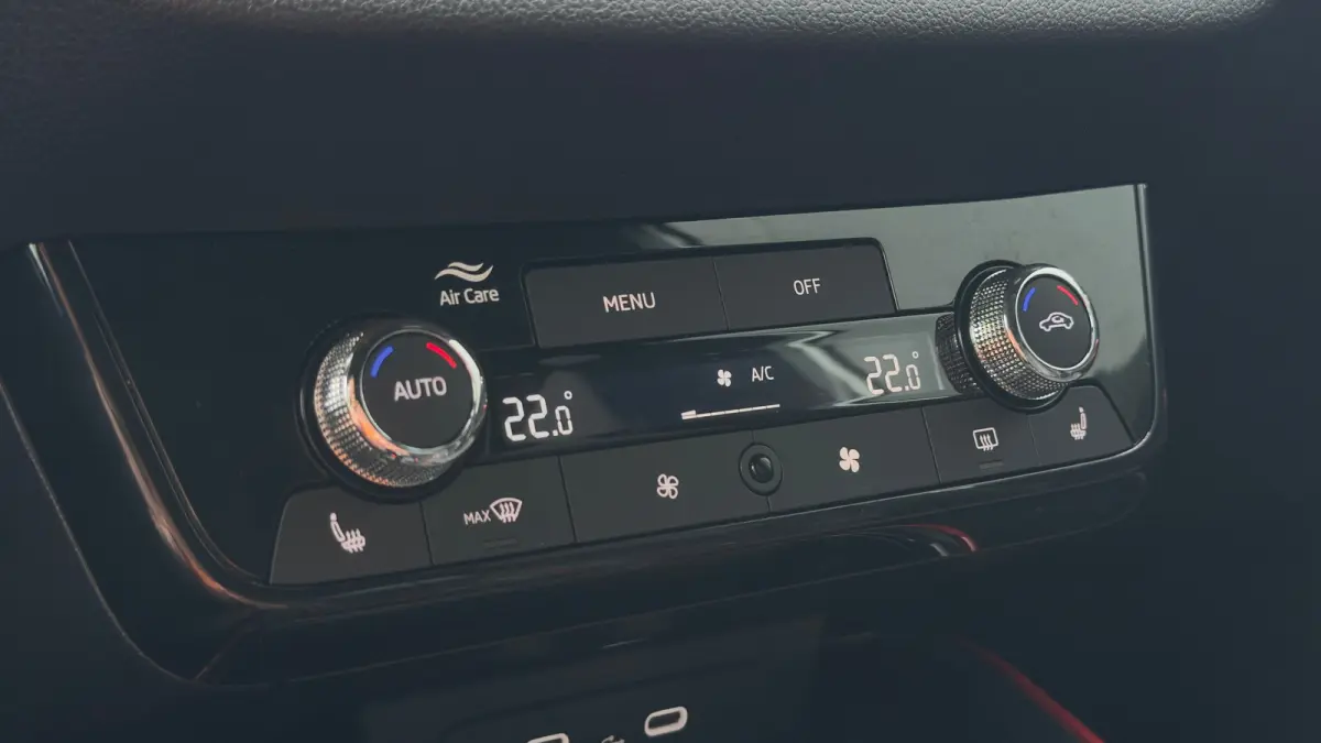 95pk 1.0 TSI Monte Carlo | Achteruitrijcamera | Cruise Control | Airco | Carplay | Verwamde Voorstoelen | 16" |