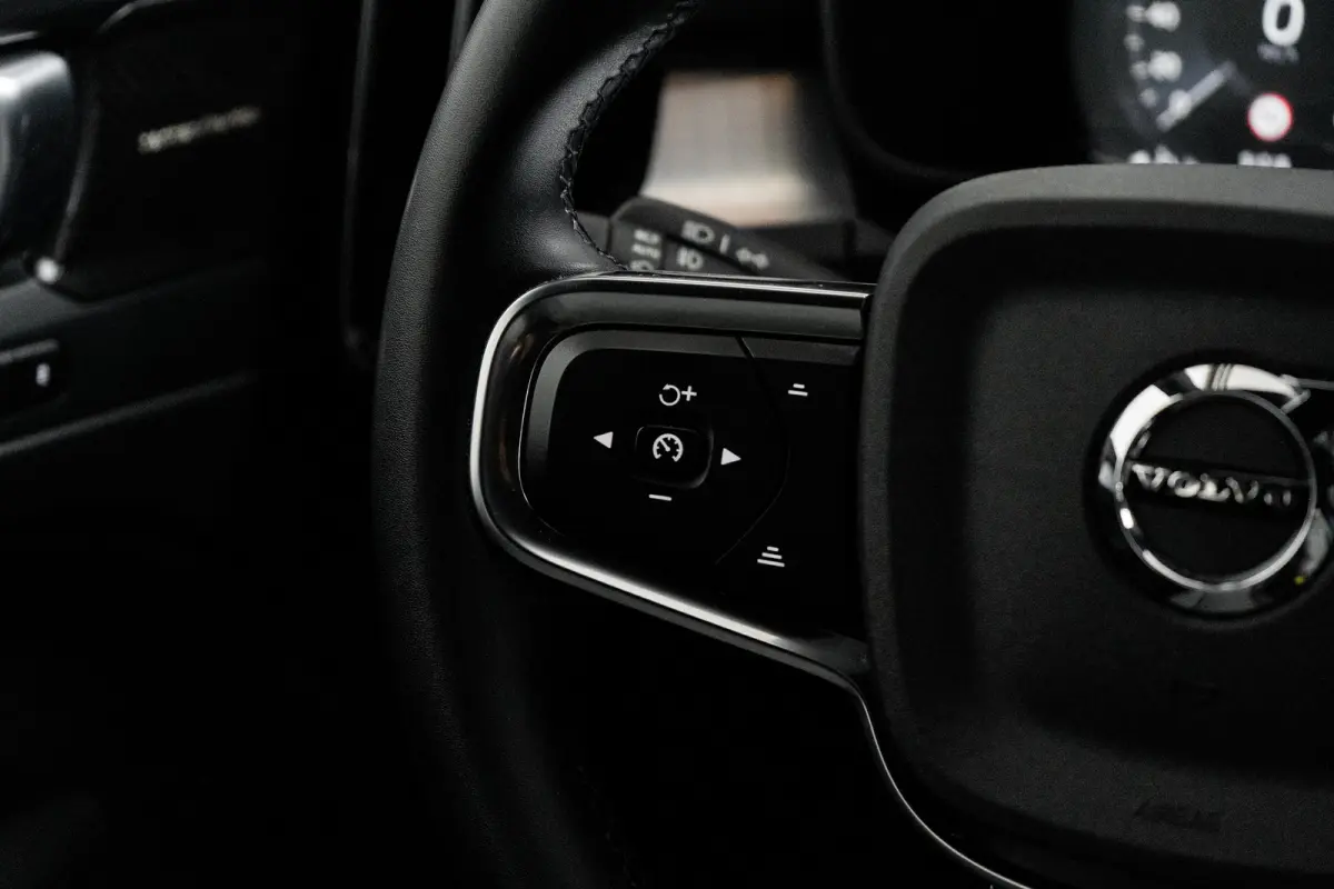 1.5 T5 R-Design | Trekhaak | Camera | Stuur/stoelverwarming | Memory | Harman/Kardon
