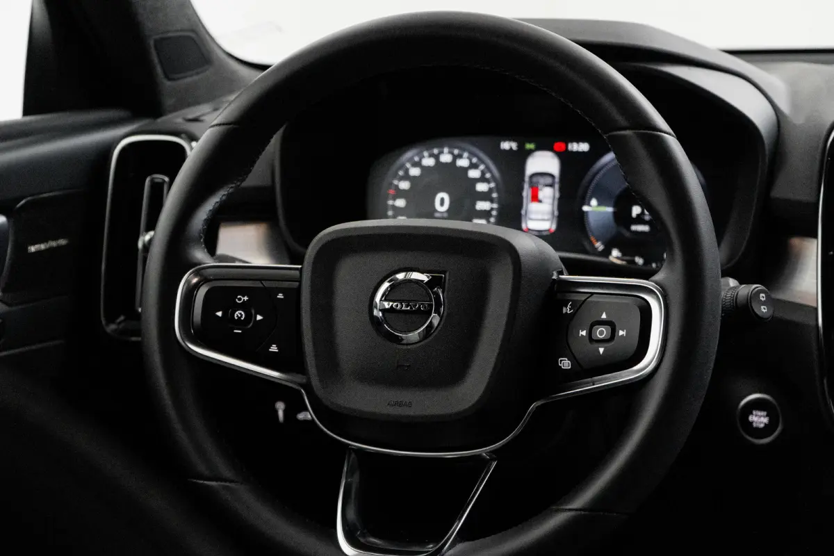 1.5 T5 R-Design | Trekhaak | Camera | Stuur/stoelverwarming | Memory | Harman/Kardon