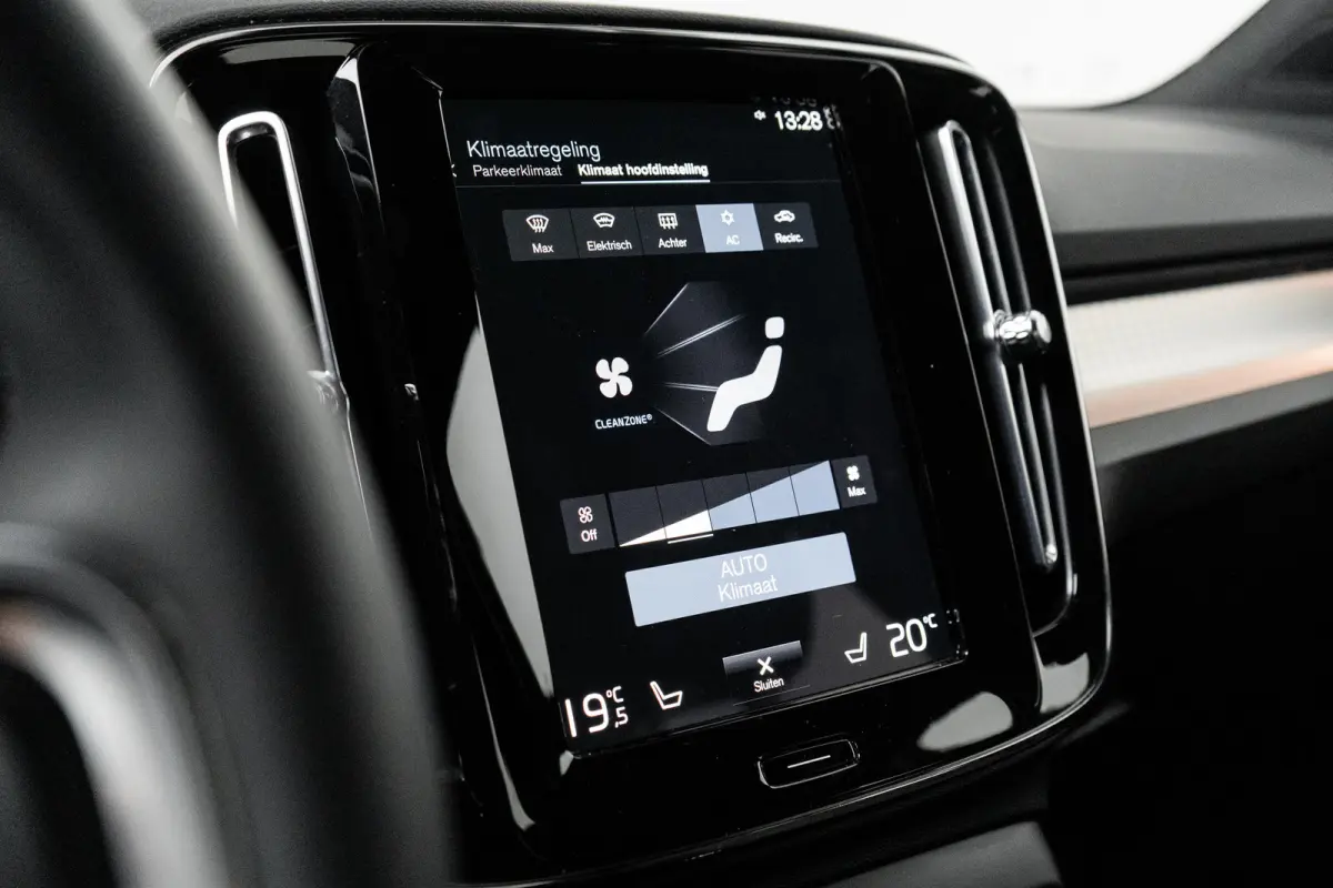 1.5 T5 R-Design | Trekhaak | Camera | Stuur/stoelverwarming | Memory | Harman/Kardon