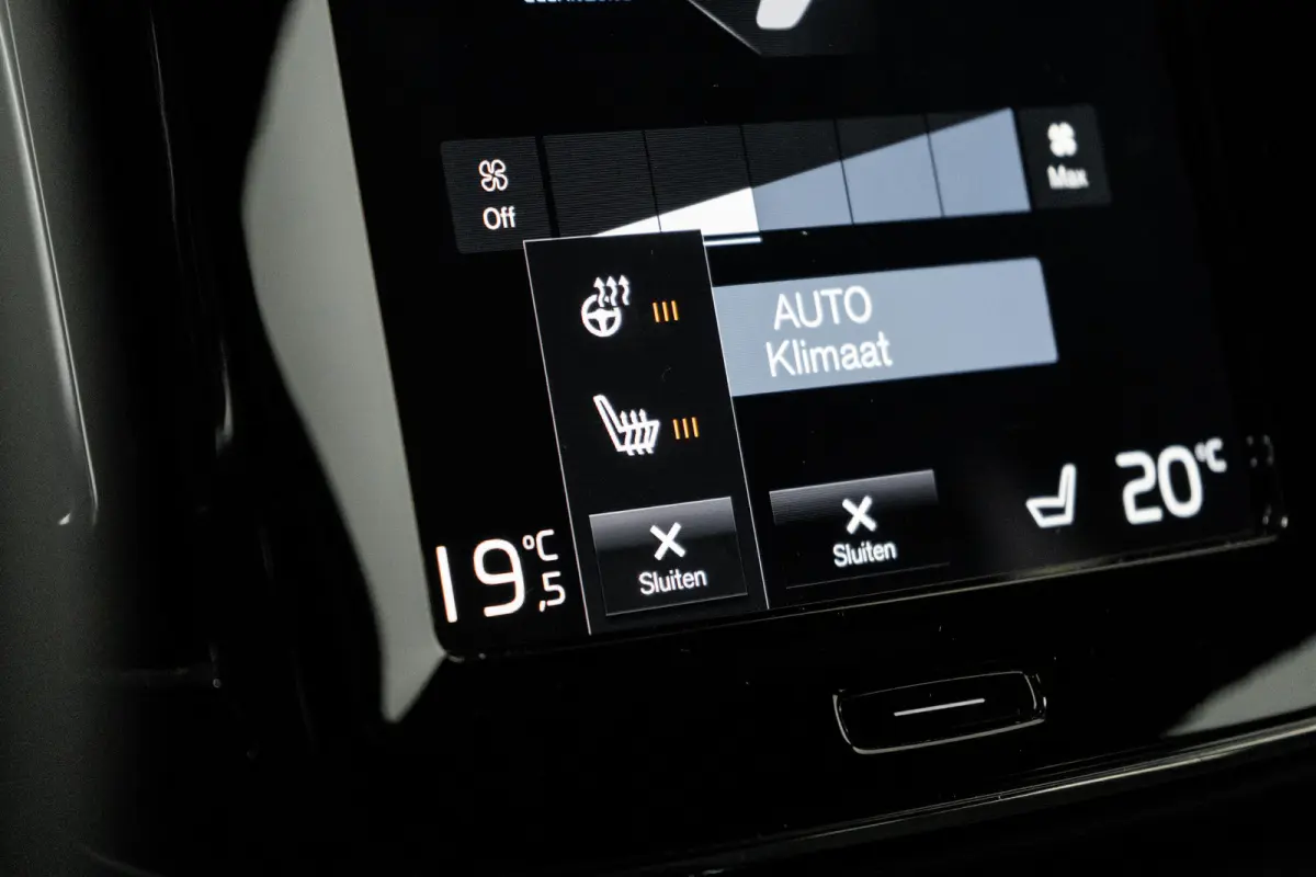 1.5 T5 R-Design | Trekhaak | Camera | Stuur/stoelverwarming | Memory | Harman/Kardon