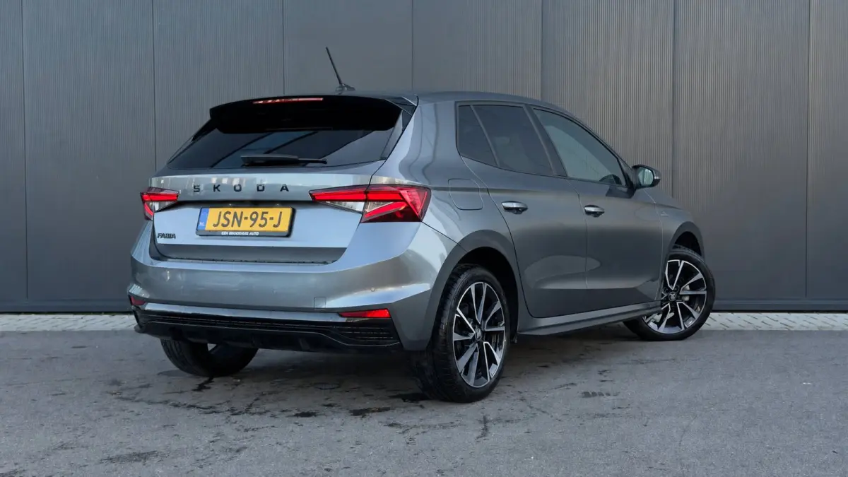 95pk 1.0 TSI Monte Carlo | Achteruitrijcamera | Cruise Control | Airco | Carplay | Verwamde Voorstoelen | 16" |