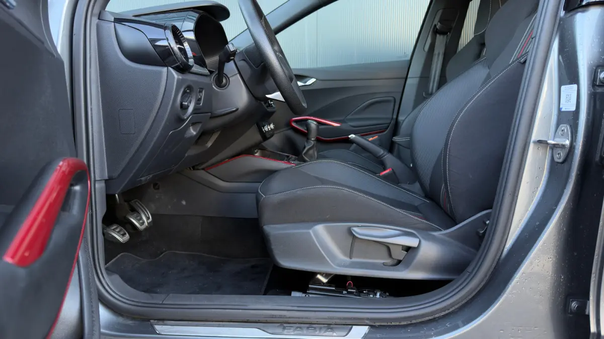 95pk 1.0 TSI Monte Carlo | Achteruitrijcamera | Cruise Control | Airco | Carplay | Verwamde Voorstoelen | 16" |