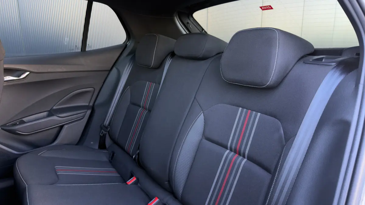 95pk 1.0 TSI Monte Carlo | Achteruitrijcamera | Cruise Control | Airco | Carplay | Verwamde Voorstoelen | 16" |