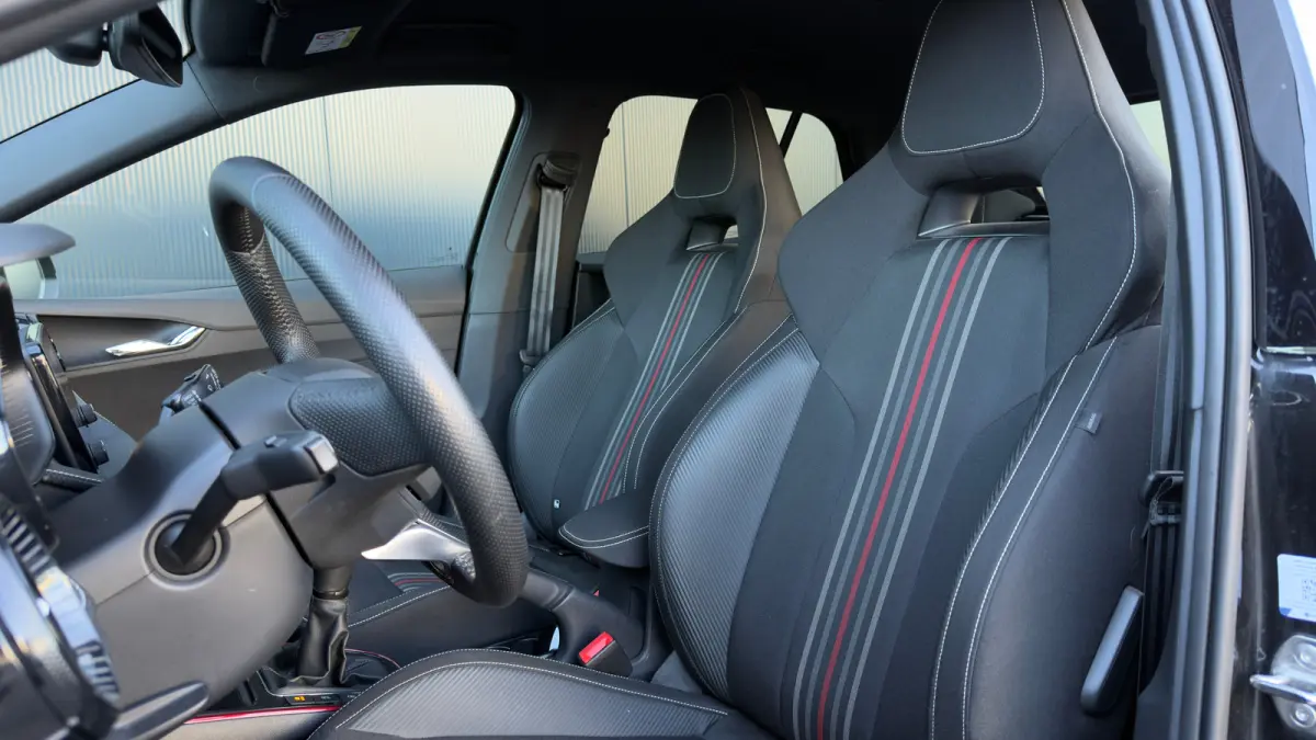 95pk 1.0 TSI Monte Carlo | Achteruitrijcamera | Cruise Control | Airco | Carplay | Verwamde Voorstoelen | 16" |