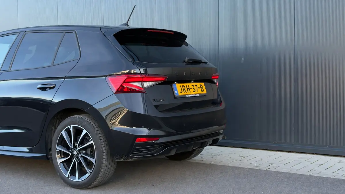 95pk 1.0 TSI Monte Carlo | Achteruitrijcamera | Cruise Control | Airco | Carplay | Verwamde Voorstoelen | 16" |
