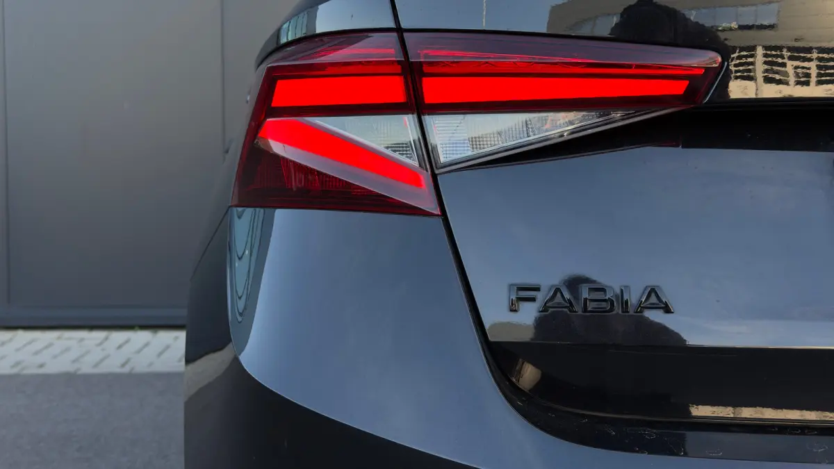 95pk 1.0 TSI Monte Carlo | Achteruitrijcamera | Cruise Control | Airco | Carplay | Verwamde Voorstoelen | 16" |