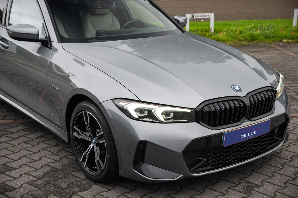330e Facelift M-Sport|WideScreen|Org NL NAP|CarPlay|Leder|Harman & Kardon|2e Eig|Nieuwstaat|Dealer Onderhouden