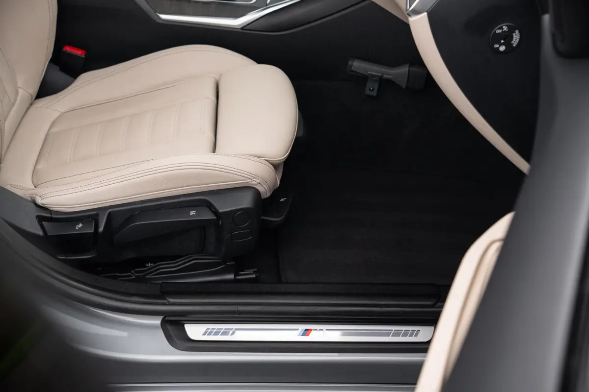 330e Facelift M-Sport|WideScreen|Org NL NAP|CarPlay|Leder|Harman & Kardon|2e Eig|Nieuwstaat|Dealer Onderhouden