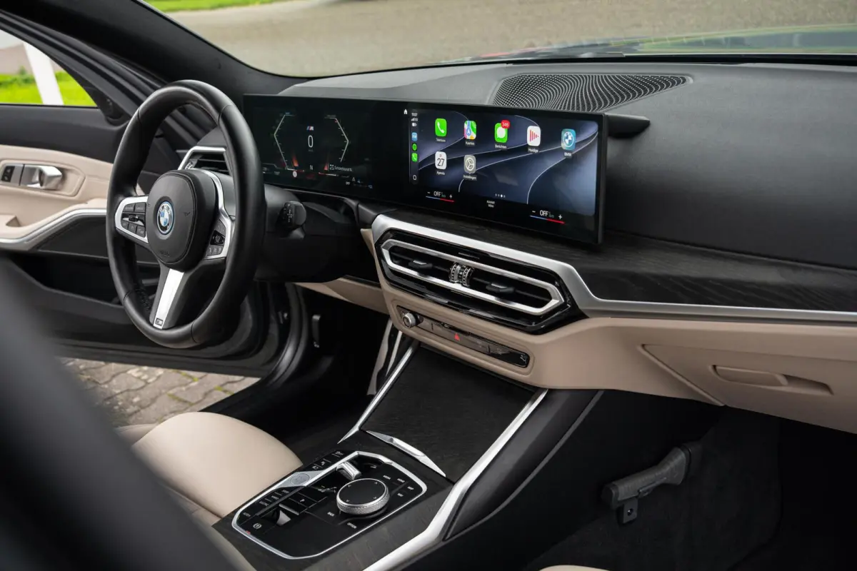 330e Facelift M-Sport|WideScreen|Org NL NAP|CarPlay|Leder|Harman & Kardon|2e Eig|Nieuwstaat|Dealer Onderhouden