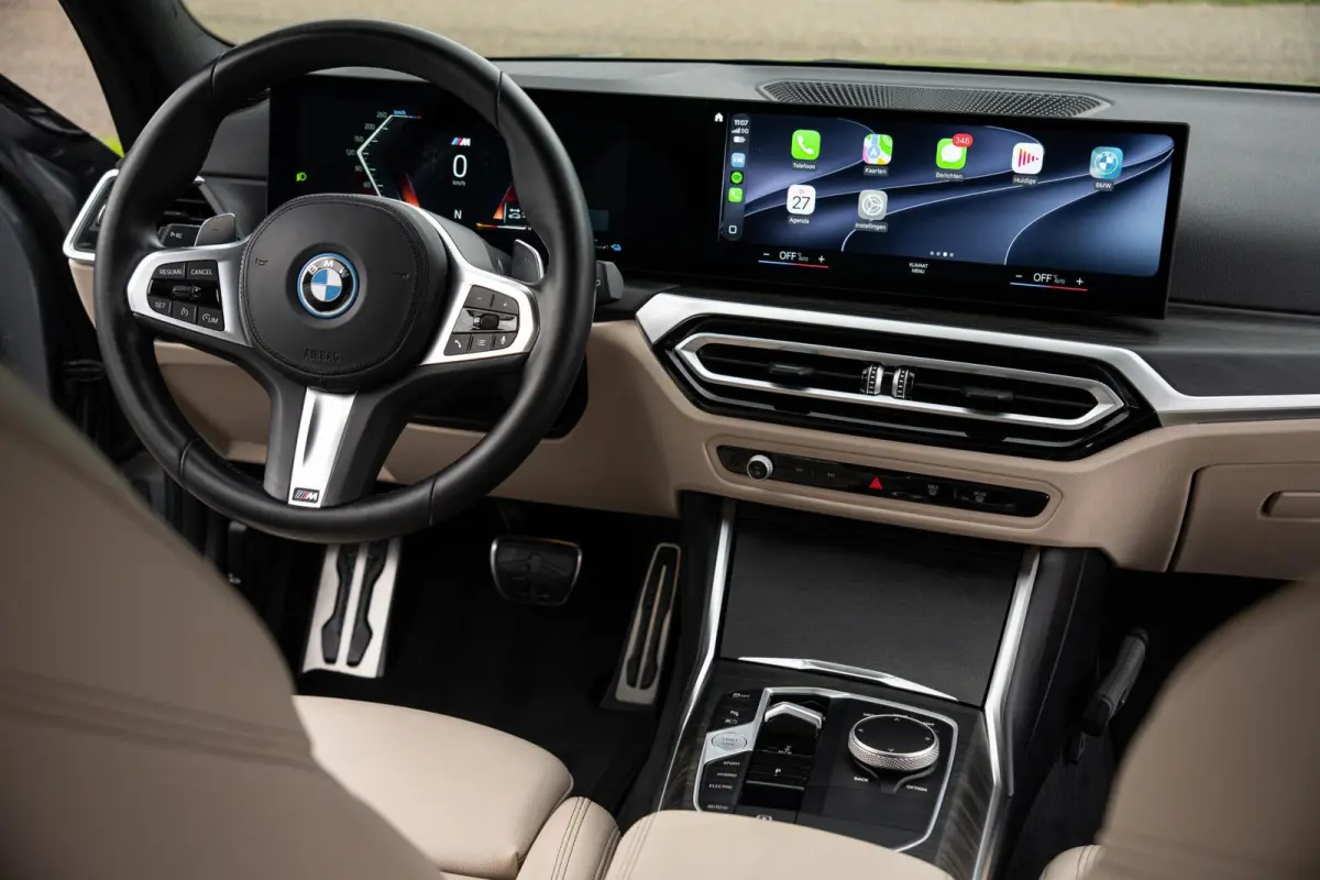 330e Facelift M-Sport|WideScreen|Org NL NAP|CarPlay|Leder|Harman & Kardon|2e Eig|Nieuwstaat|Dealer Onderhouden