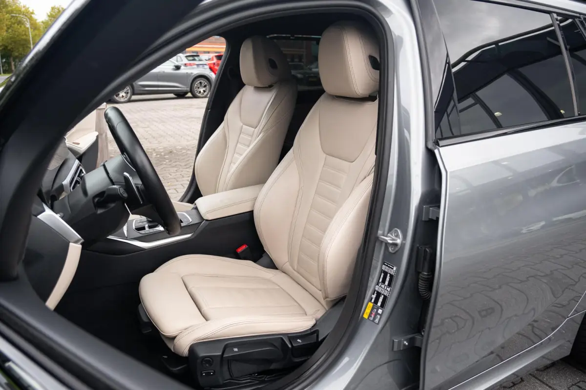 330e Facelift M-Sport|WideScreen|Org NL NAP|CarPlay|Leder|Harman & Kardon|2e Eig|Nieuwstaat|Dealer Onderhouden